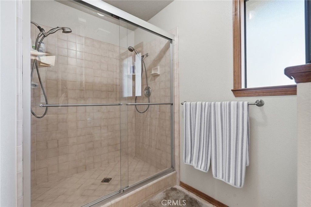 5644 W Walnut Ave, Visalia, CA 93277