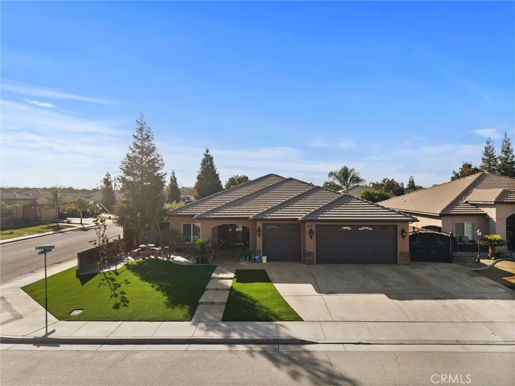 917 Newcastle Ct, Shafter, CA 93263