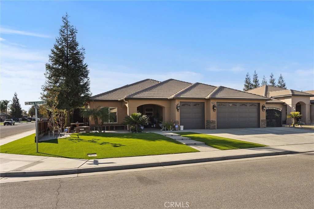 917 Newcastle Ct, Shafter, CA 93263