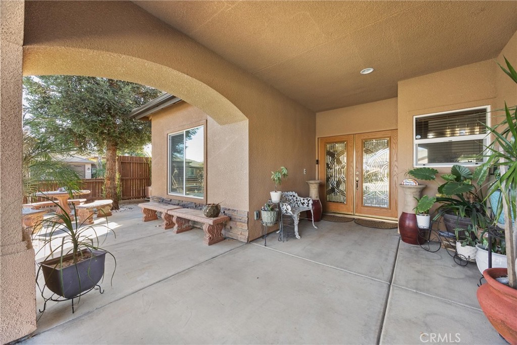 917 Newcastle Ct, Shafter, CA 93263