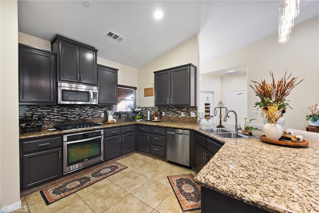 917 Newcastle Ct, Shafter, CA 93263