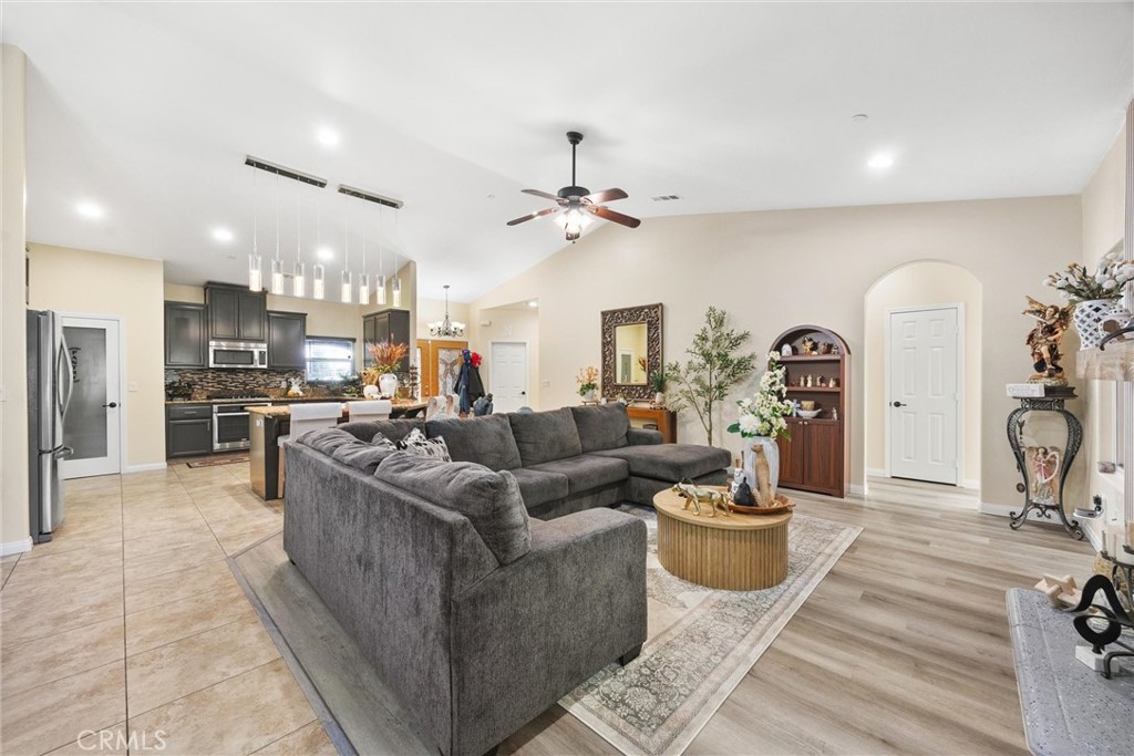 917 Newcastle Ct, Shafter, CA 93263