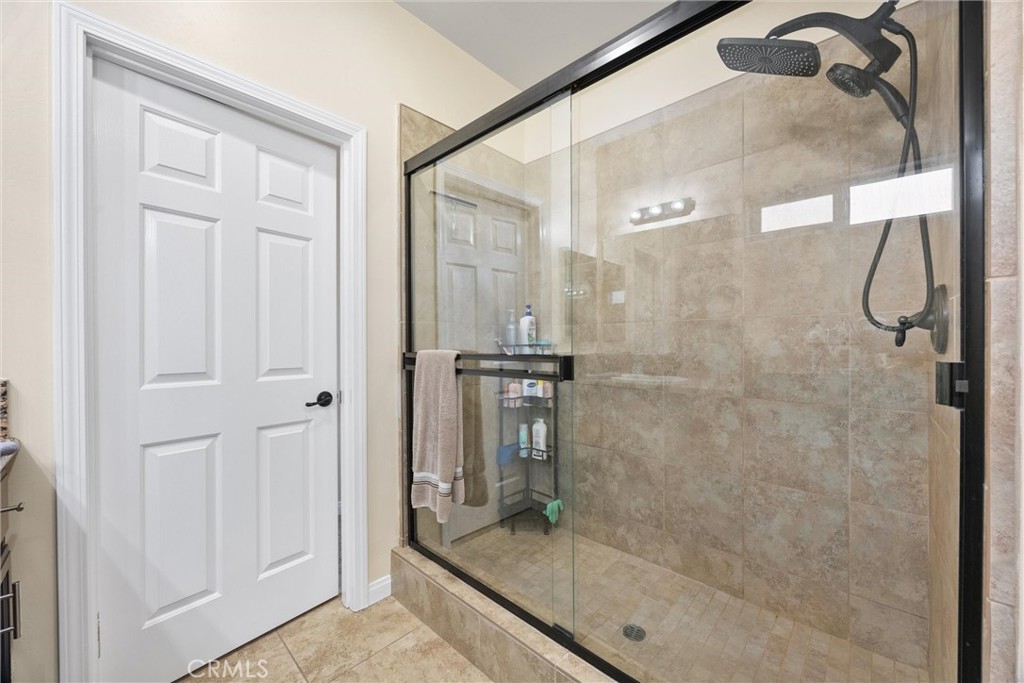 917 Newcastle Ct, Shafter, CA 93263