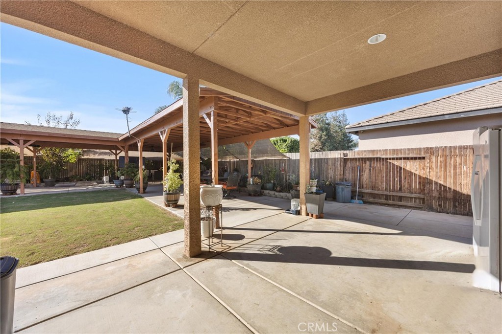 917 Newcastle Ct, Shafter, CA 93263