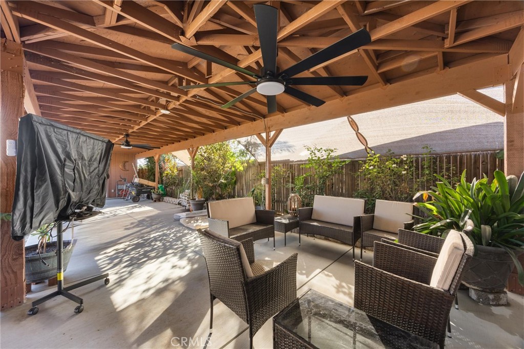 917 Newcastle Ct, Shafter, CA 93263