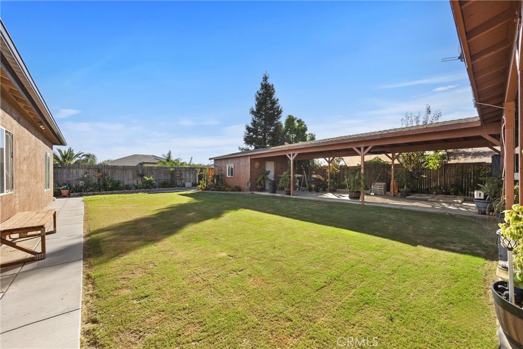 917 Newcastle Ct, Shafter, CA 93263