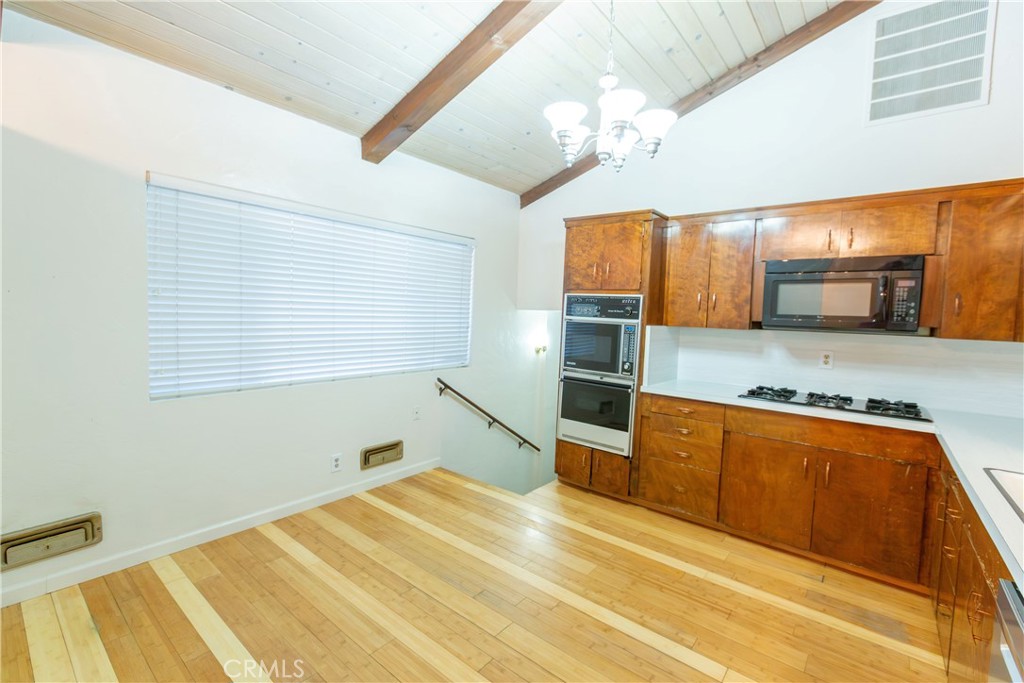 2440 E Howard, Visalia, CA 93292