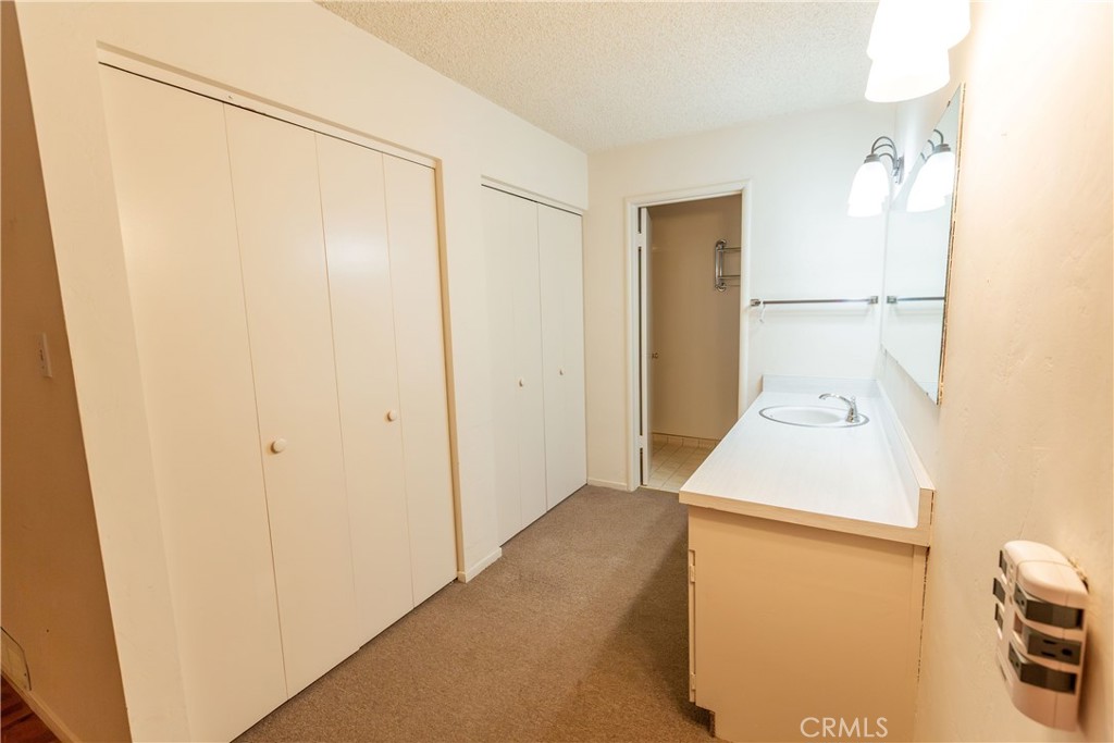 2440 E Howard, Visalia, CA 93292