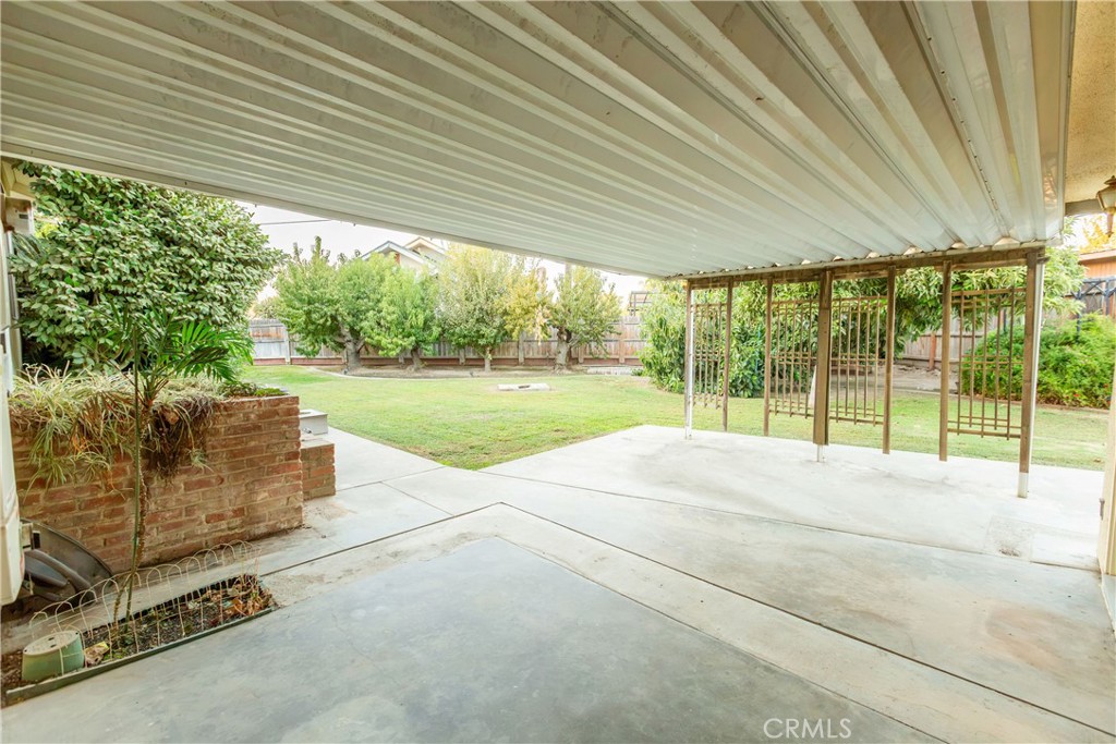 2440 E Howard, Visalia, CA 93292