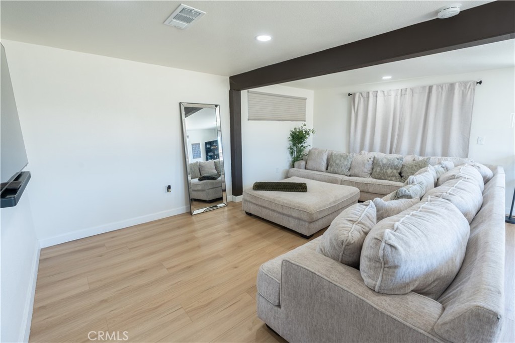 10955 Abby Ln, Hanford, CA 93230