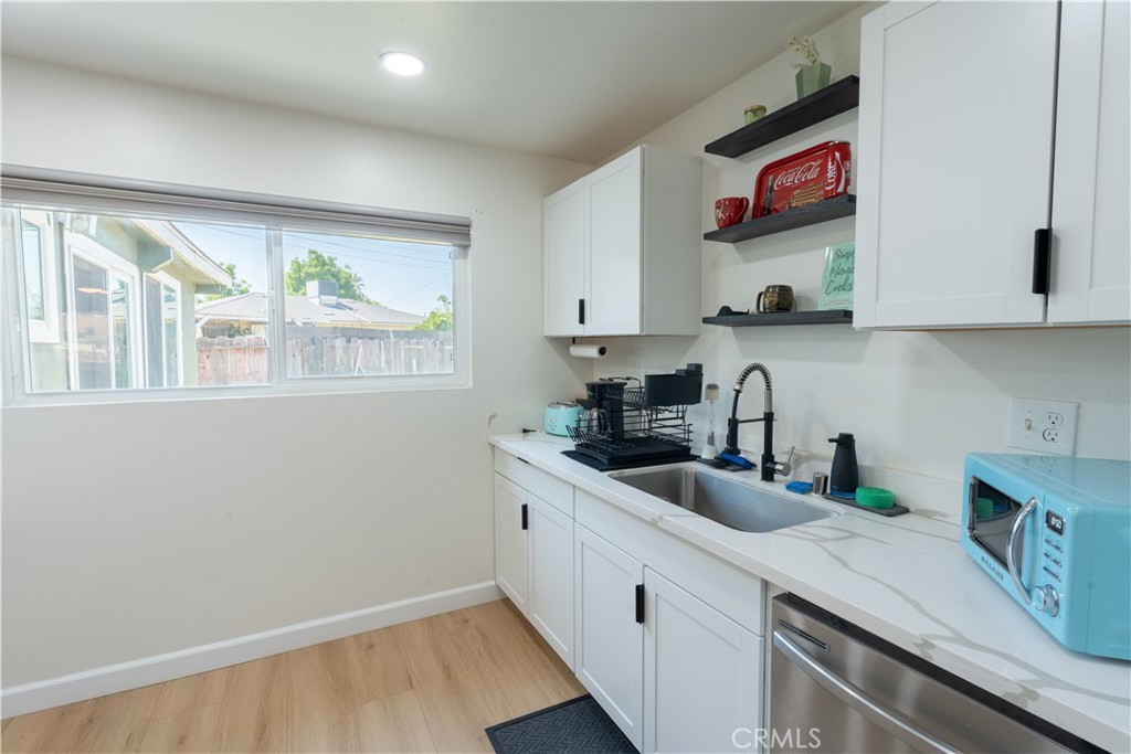 10955 Abby Ln, Hanford, CA 93230