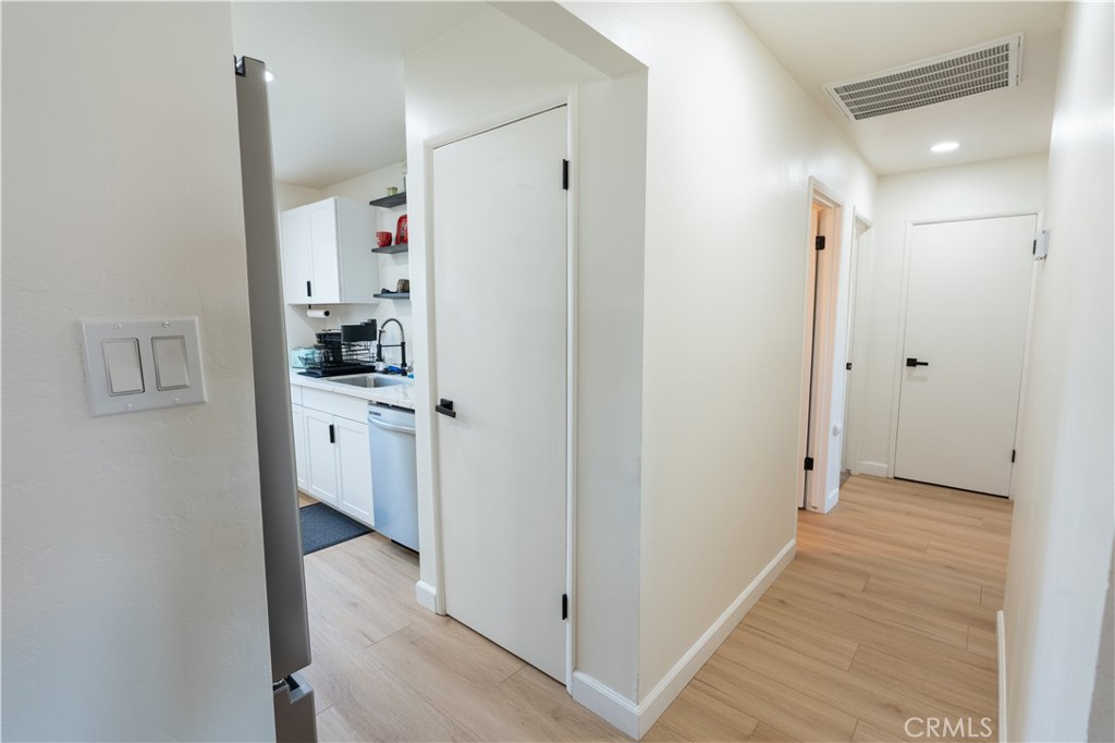 10955 Abby Ln, Hanford, CA 93230