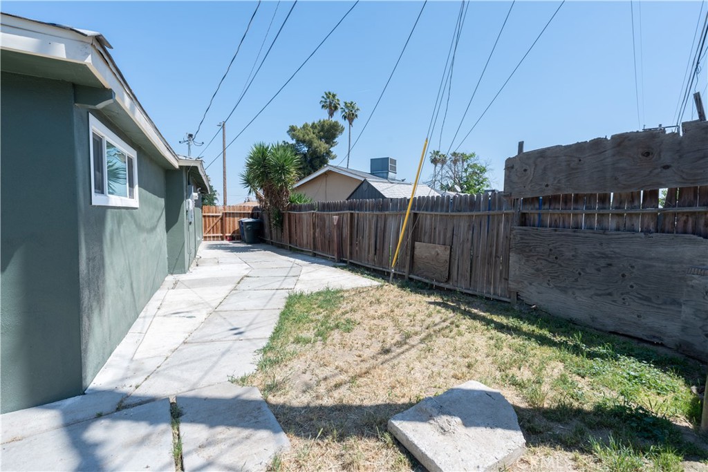 10955 Abby Ln, Hanford, CA 93230