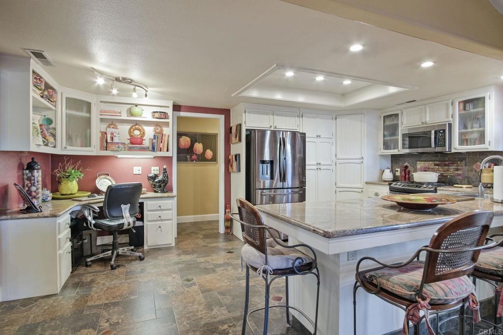 3629 N Lake Rd, Merced, CA 95340