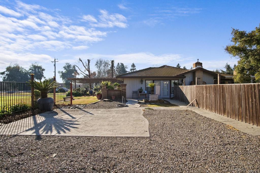 3629 N Lake Rd, Merced, CA 95340