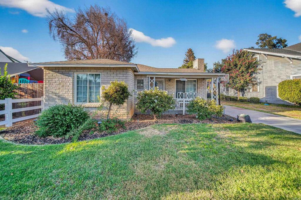 2126 Tulare St, Selma, CA 93662