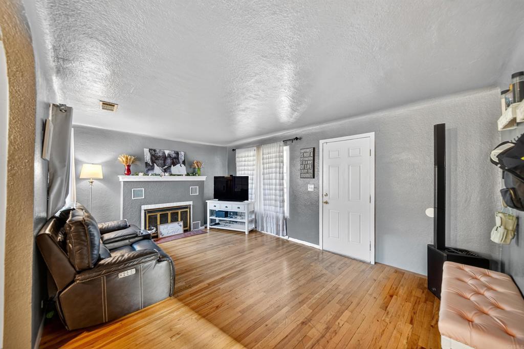 2126 Tulare St, Selma, CA 93662