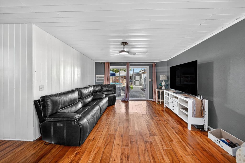 2126 Tulare St, Selma, CA 93662