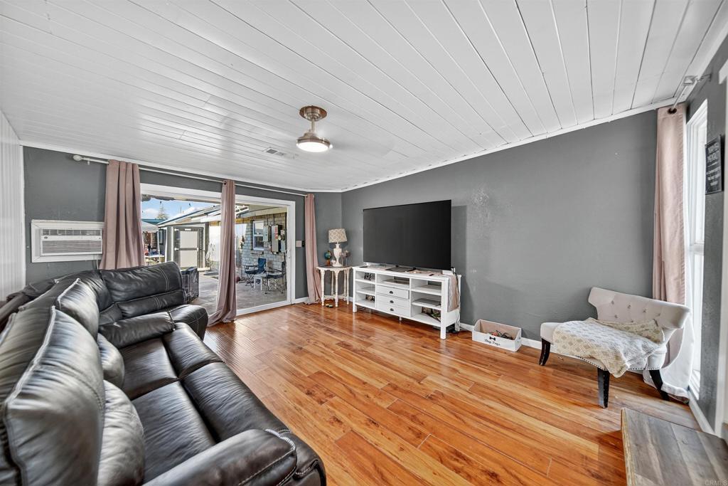 2126 Tulare St, Selma, CA 93662