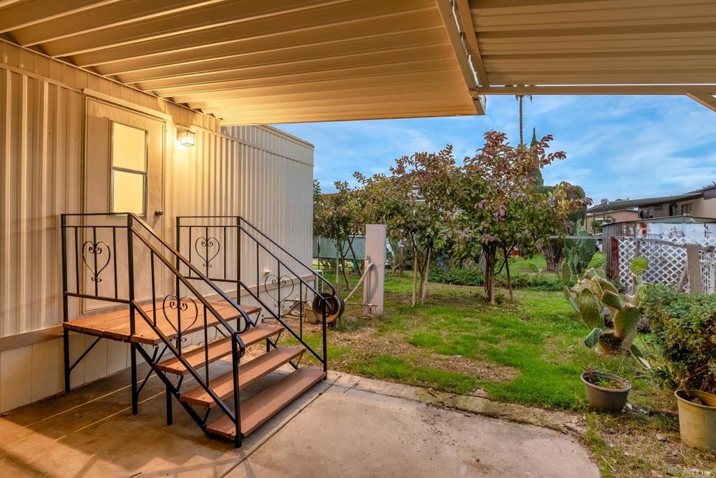 2042 Girard St #42, Delano, CA 93215