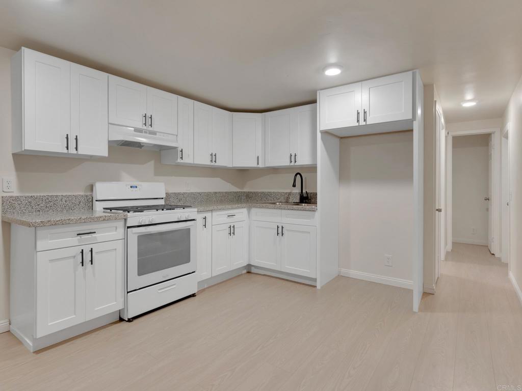 2042 Girard St #42, Delano, CA 93215