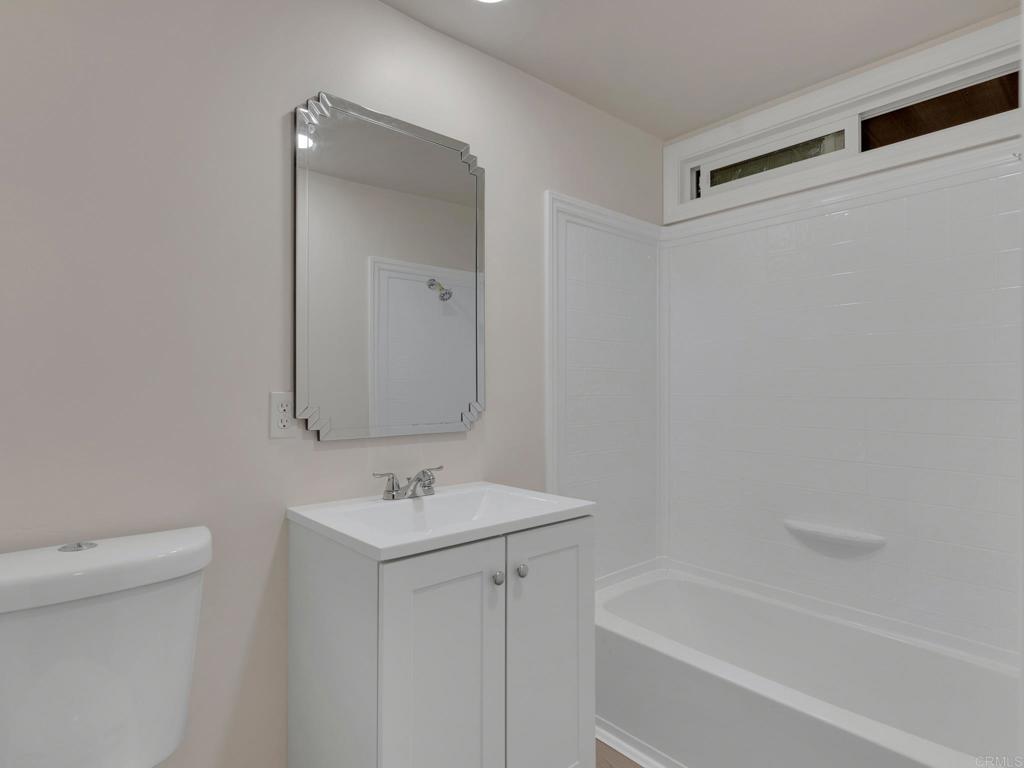 2042 Girard St #42, Delano, CA 93215