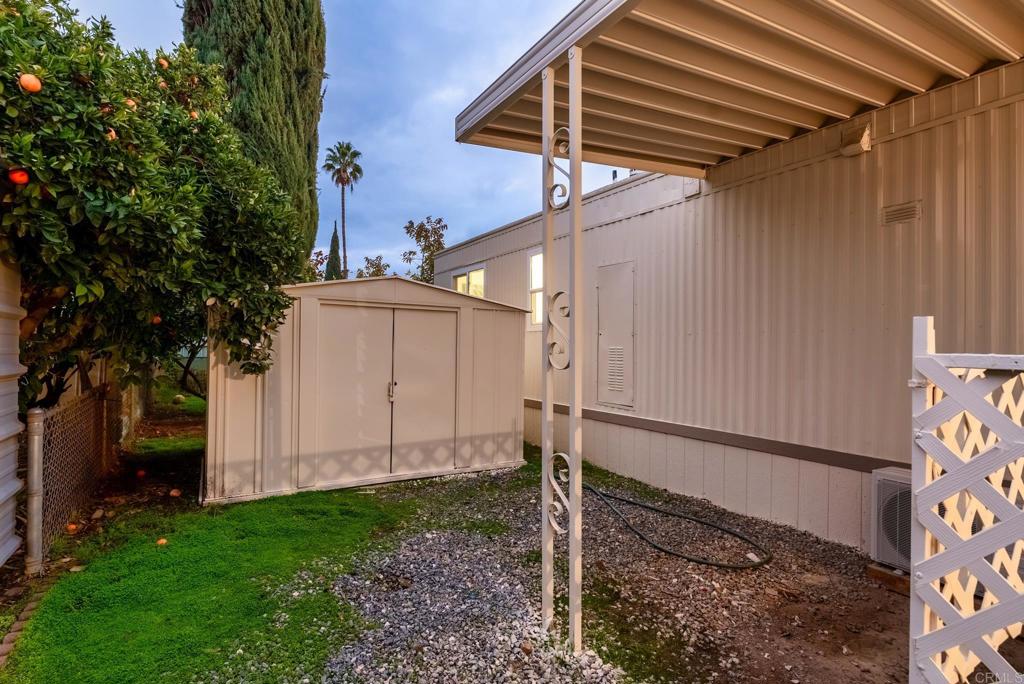 2042 Girard St #42, Delano, CA 93215