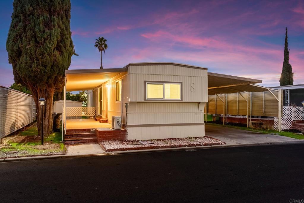 2042 Girard St #42, Delano, CA 93215