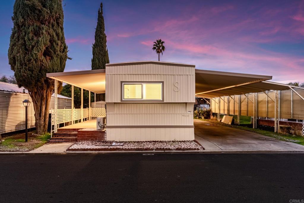 2042 Girard St #42, Delano, CA 93215