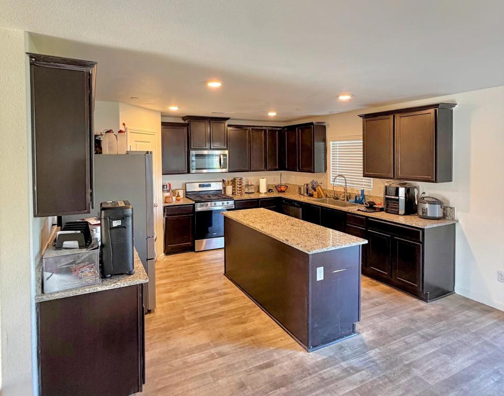 3637 N McCaffrey Ave, Fresno, CA 93722