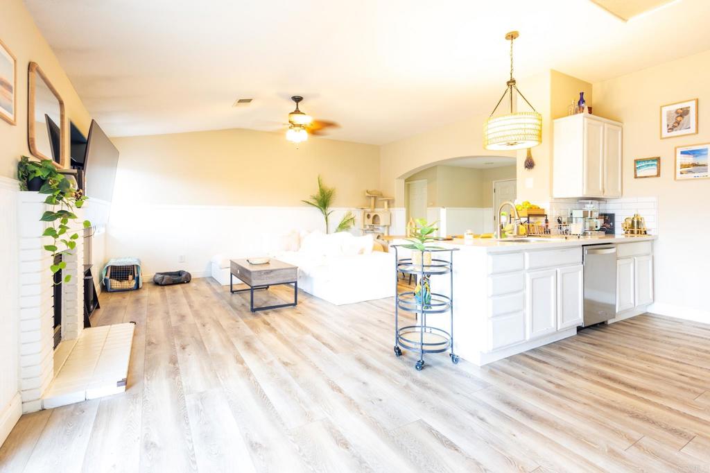 1462 Chimney Way, Lemoore, CA 93245