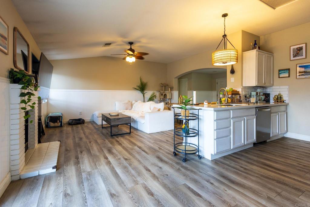 1462 Chimney Way, Lemoore, CA 93245