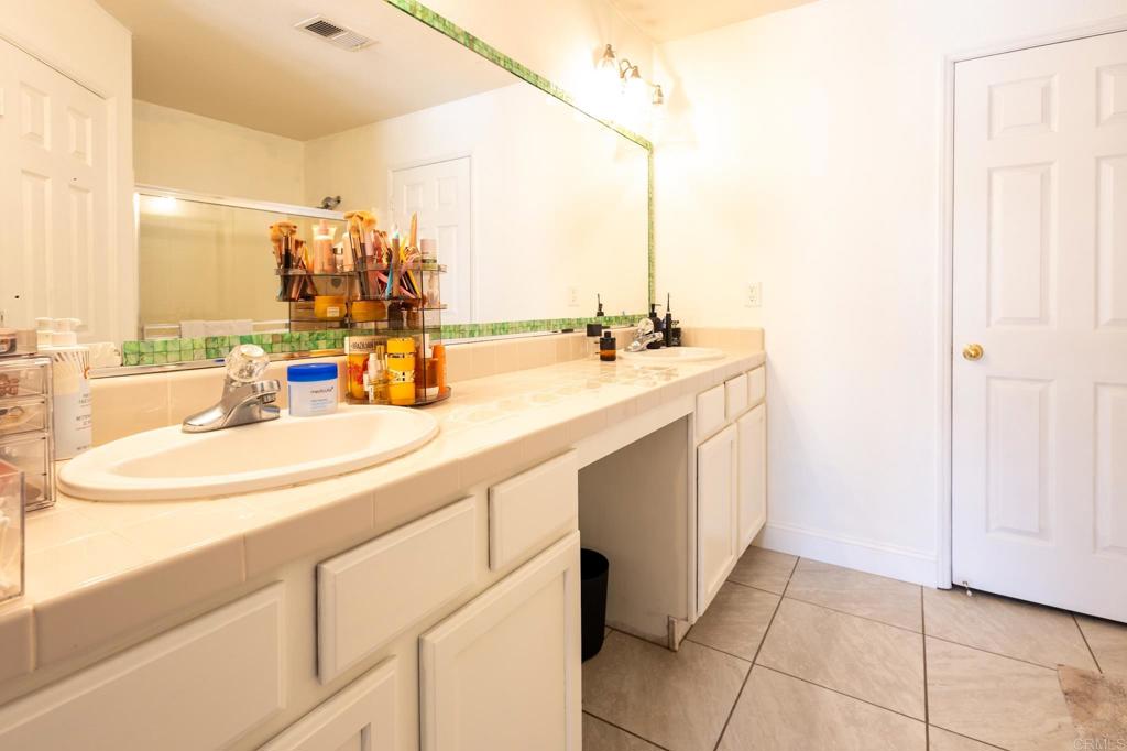 1462 Chimney Way, Lemoore, CA 93245