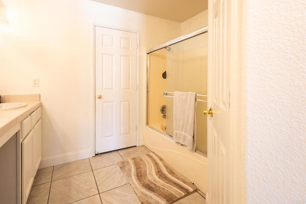 1462 Chimney Way, Lemoore, CA 93245