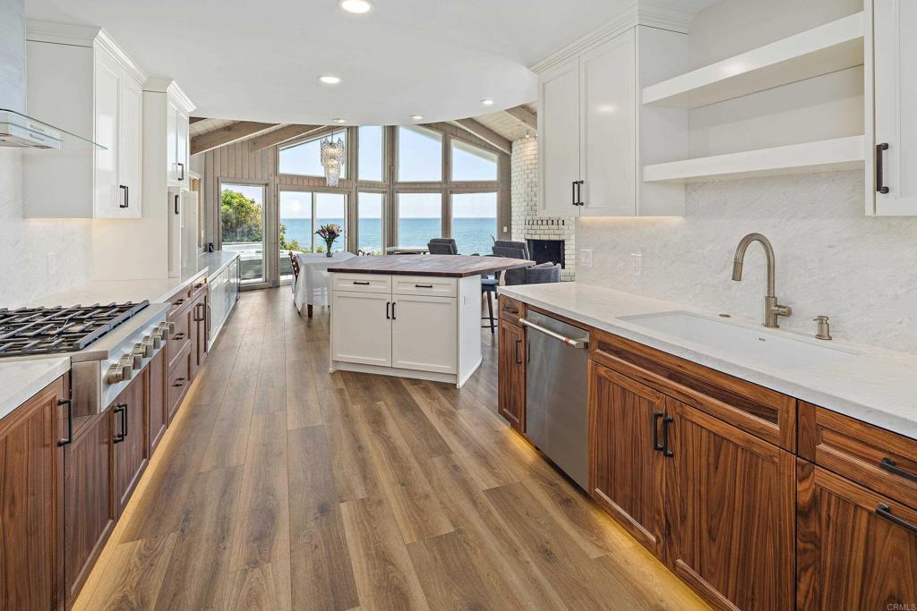 1999 Sherwood Dr, Cambria, CA 93428