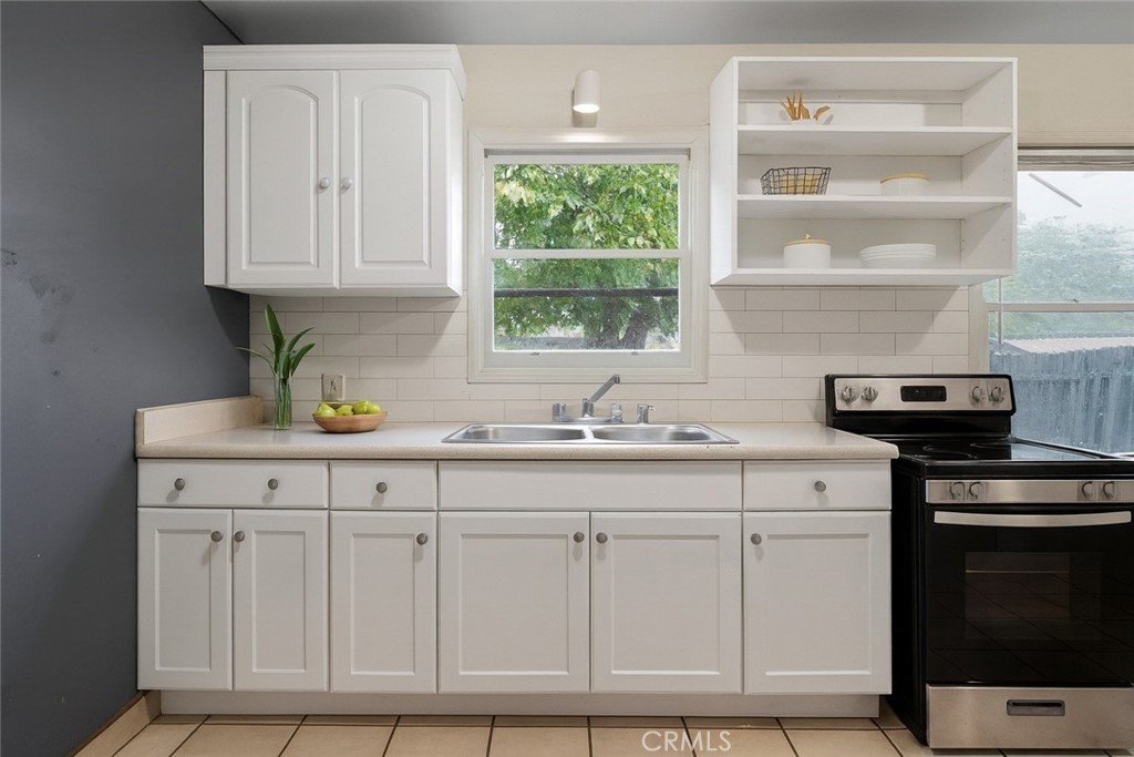 893 N 2nd St, Porterville, CA 93257