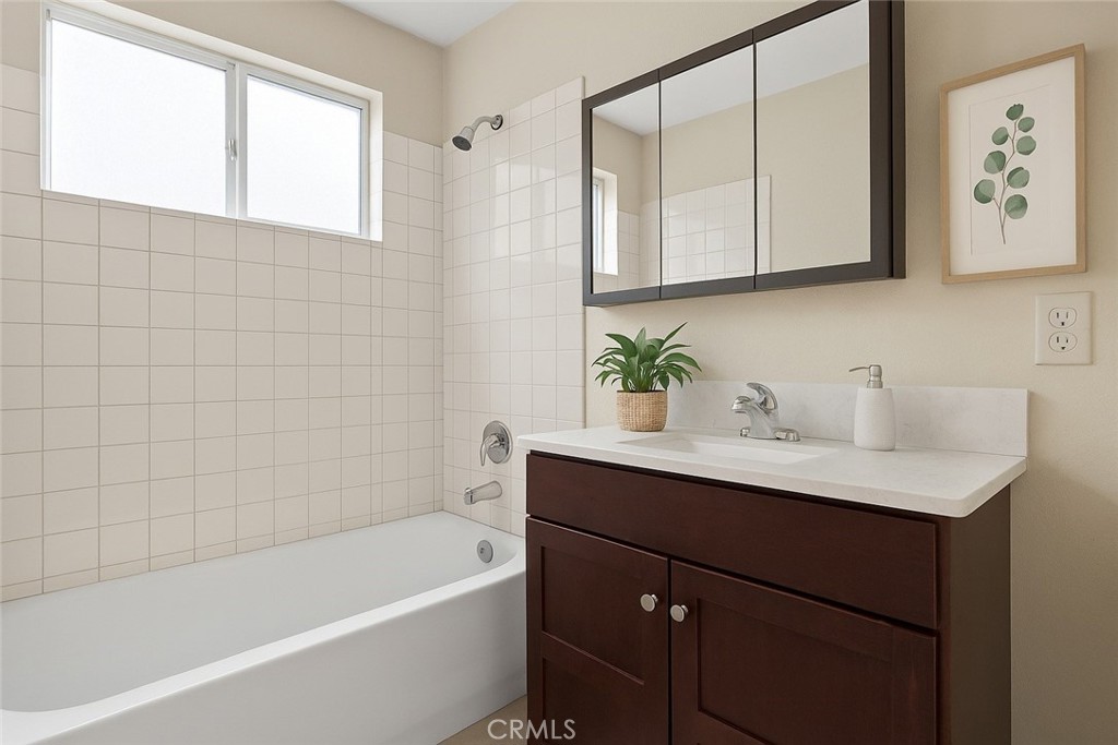 893 N 2nd St, Porterville, CA 93257