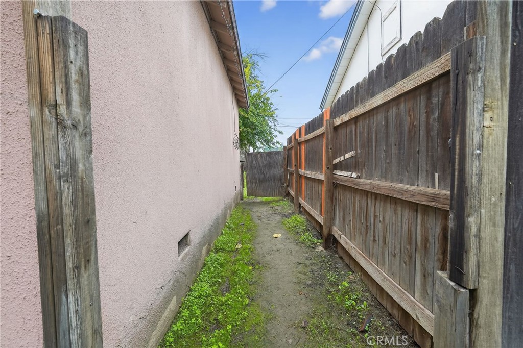 893 N 2nd St, Porterville, CA 93257