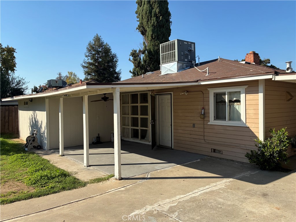 1406 E Hampton, Fresno, CA 93704