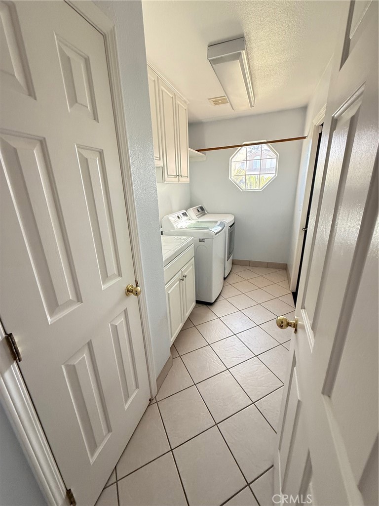 396 Avalon Dr, Lemoore, CA 93245