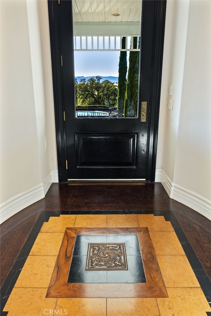 6970 Benton, Paso Robles, CA 93446