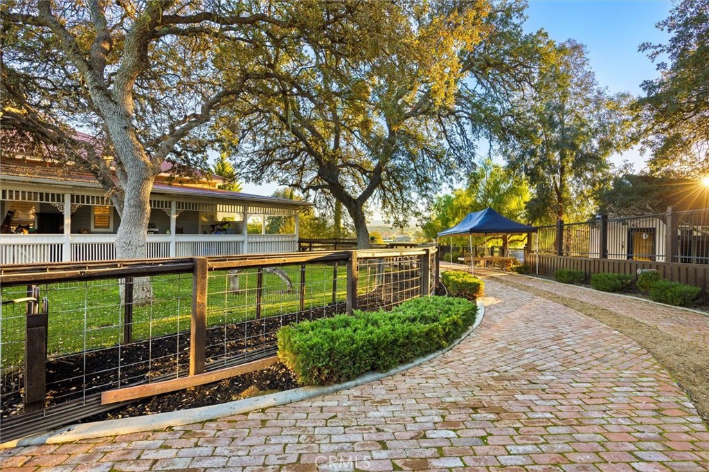 6970 Benton, Paso Robles, CA 93446