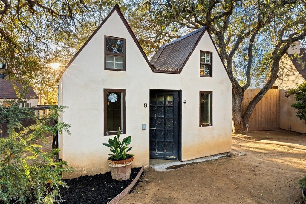 6970 Benton, Paso Robles, CA 93446