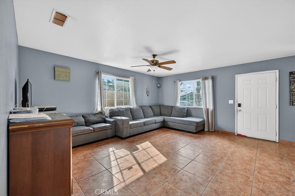 705 S C, Madera, CA 93638