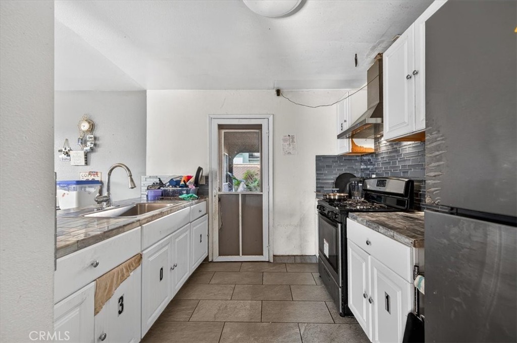 705 S C, Madera, CA 93638