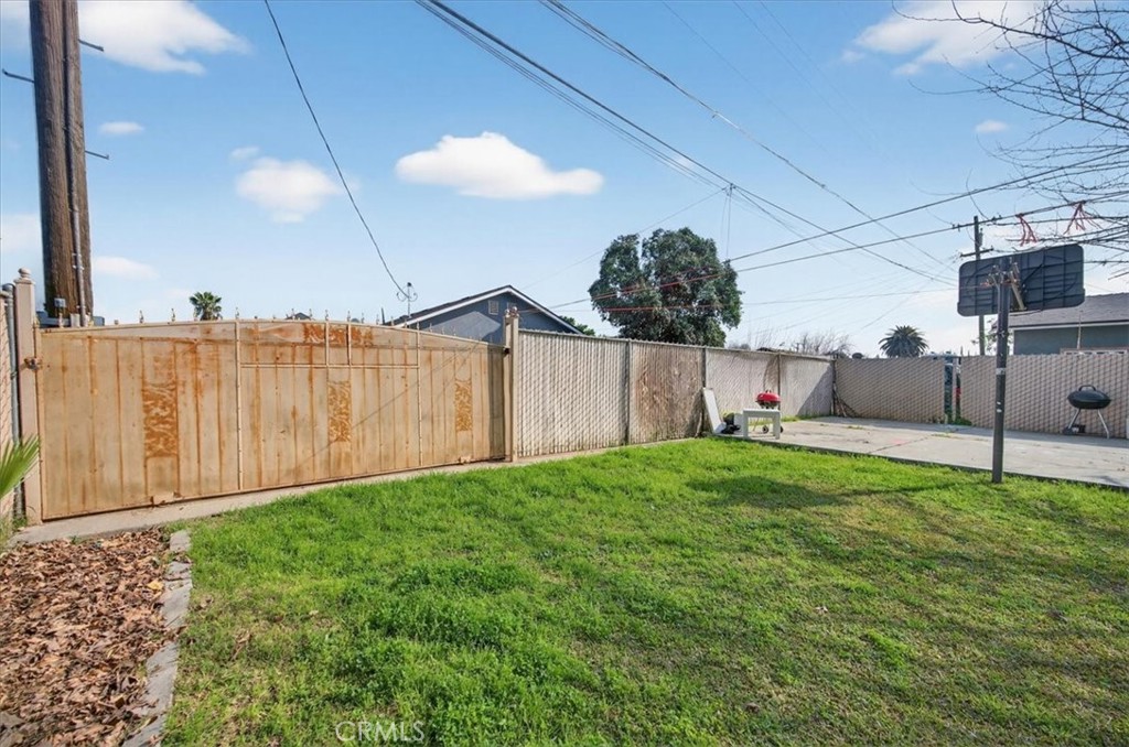 705 S C, Madera, CA 93638