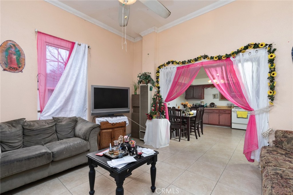 1031 K, Reedley, CA 93654