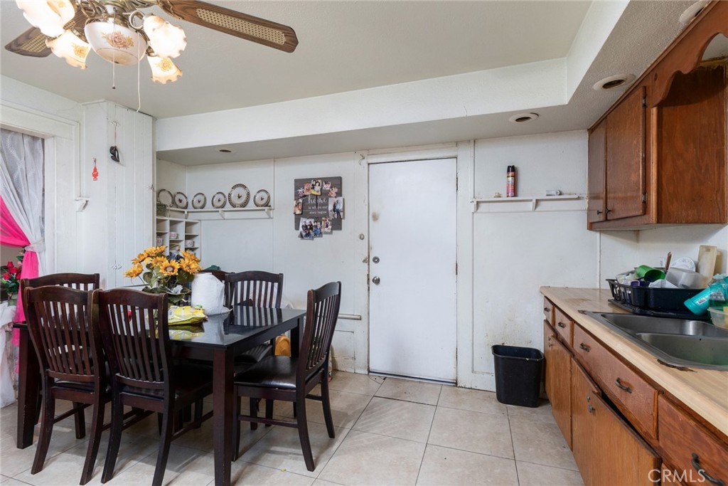 1031 K, Reedley, CA 93654