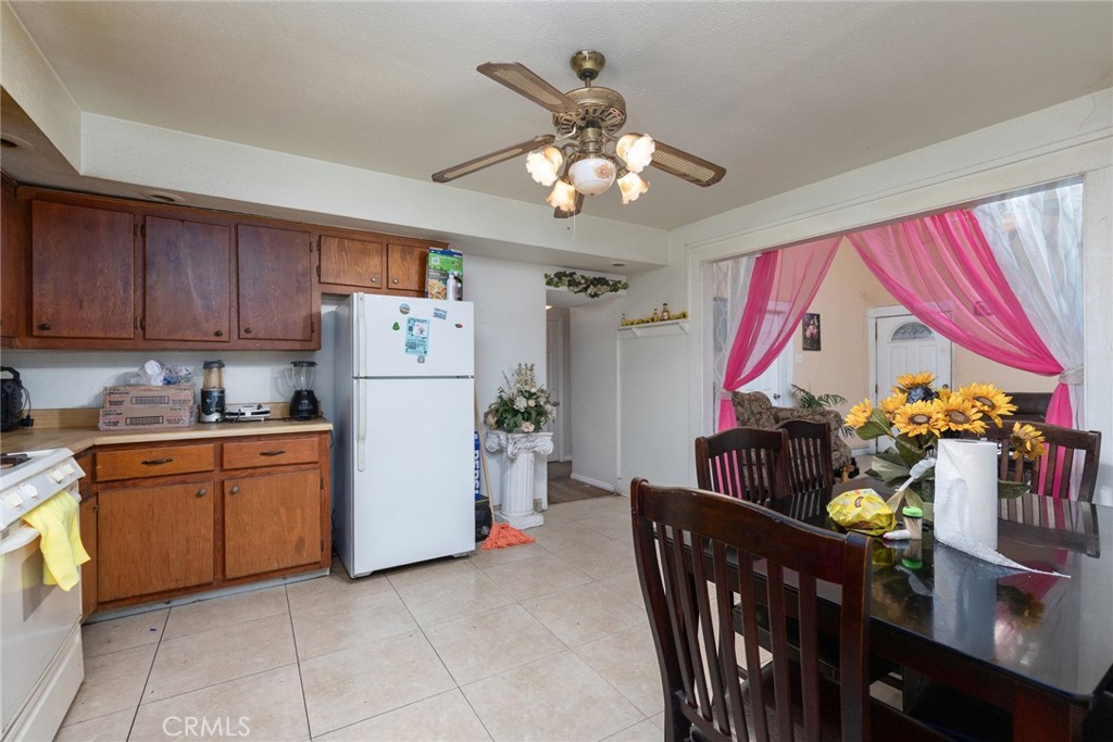 1031 K, Reedley, CA 93654