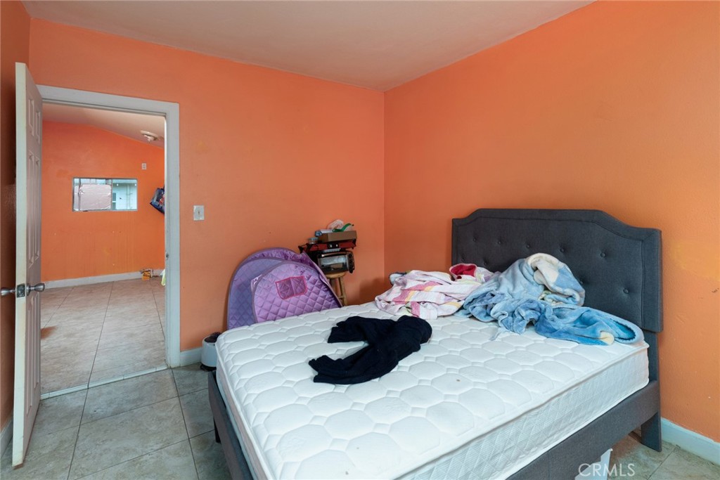 1031 K, Reedley, CA 93654